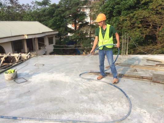 Giữ ẩm là nguyên tắc quan trọng nhất trong quá trình bảo dưỡng bê tông